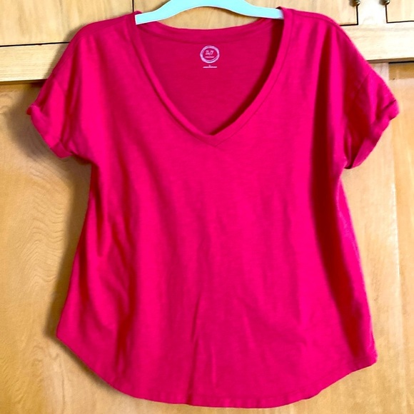 24/7 Maurices V-neck, short, cuffed sleeves, pink size large - Picture 1 of 8